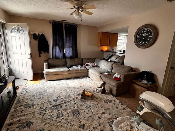 2nd image of 3348 S Oaklawn Cir
