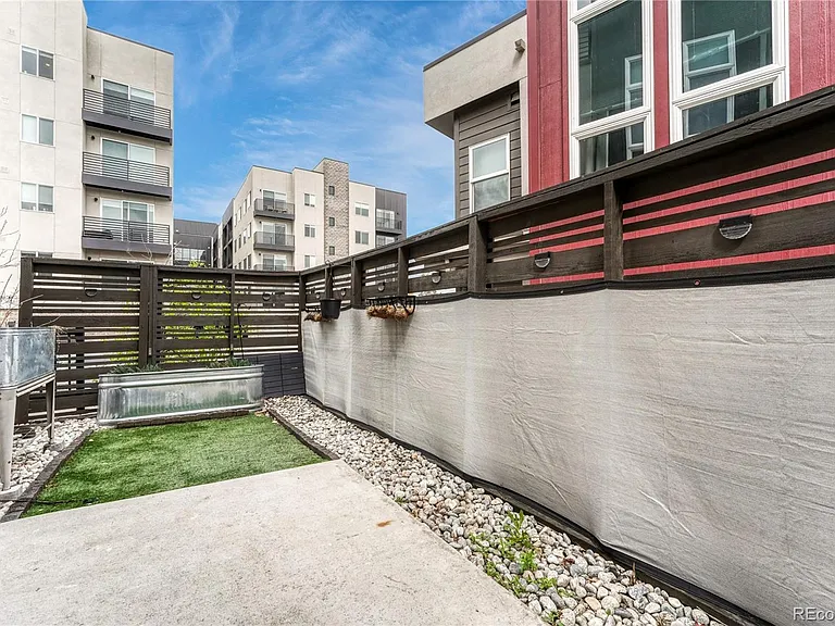 2891 W Parkside Pl — Photo 23