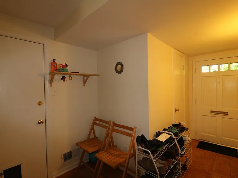 6703 Rannoch Rd — Photo 38