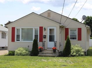 48 A St, Cranston, RI 02920