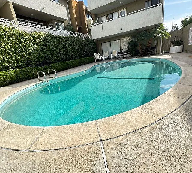 18144 Burbank Blvd #203 — Photo 7