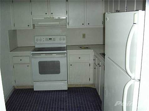 4th image of 1200 NE Miami Gardens Dr APT 303W