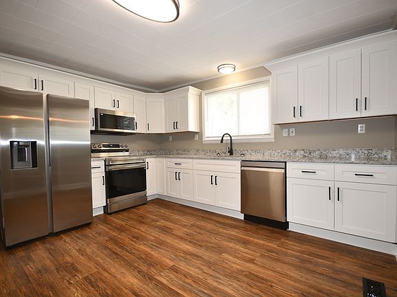 2nd image of 3415 Crompton St