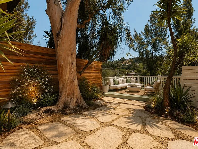 2120 N Cahuenga Blvd — Photo 13