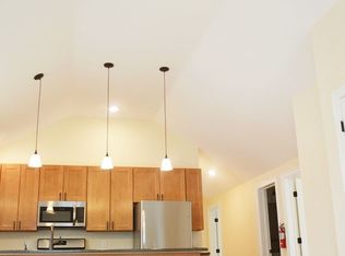279 North St, Burlington, VT 05401