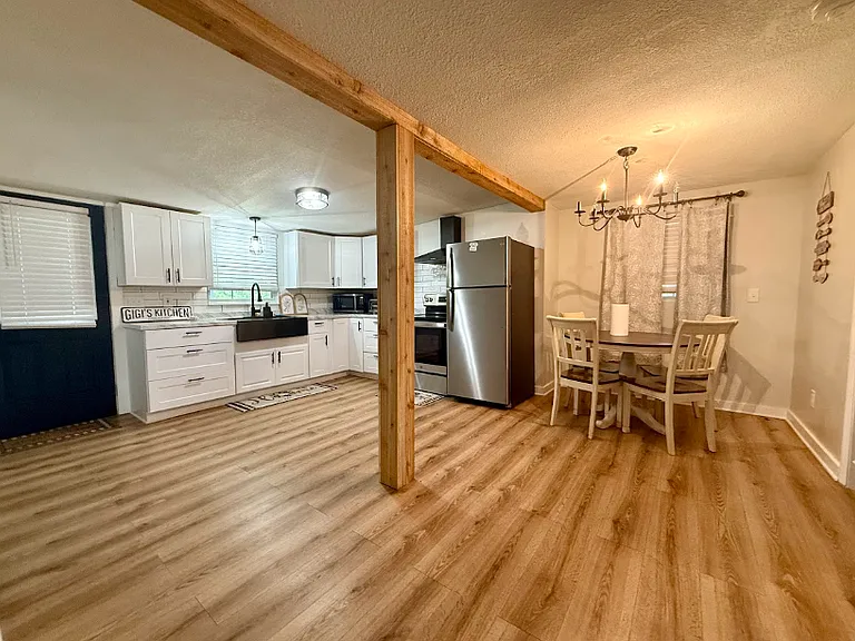 2445 Jones Rd #1 — Photo 6