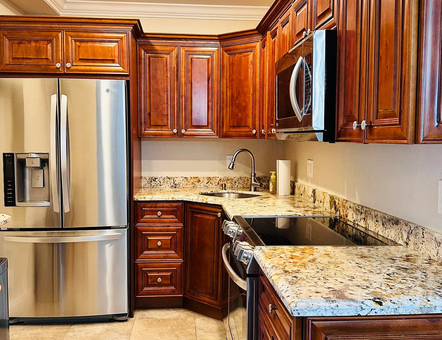 Spencer Place Condo — Photo 4