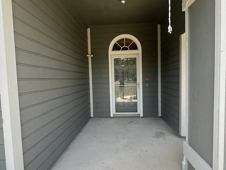 NW 68th Ln — Photo 3