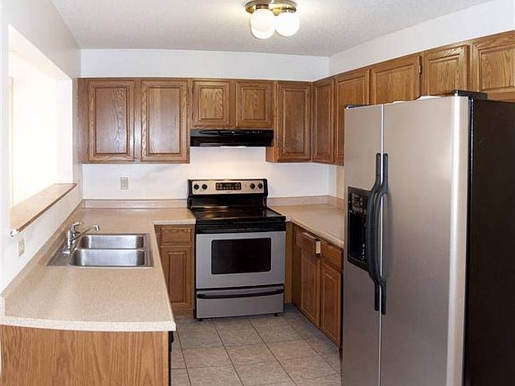 2nd image of 1632 Rosehill Cir