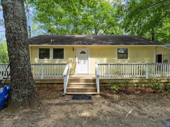 562 Range Rd, Gurley, AL 35748