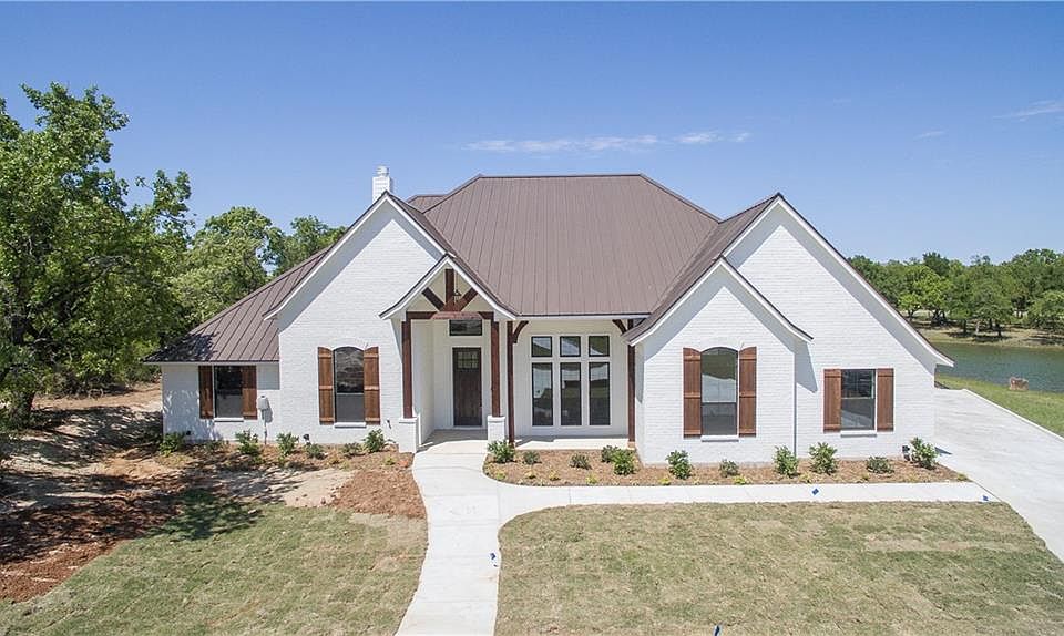 1st image of 124 Oak Bnd