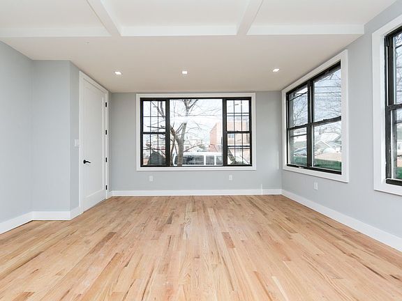5th image of 1556 E 95th St
