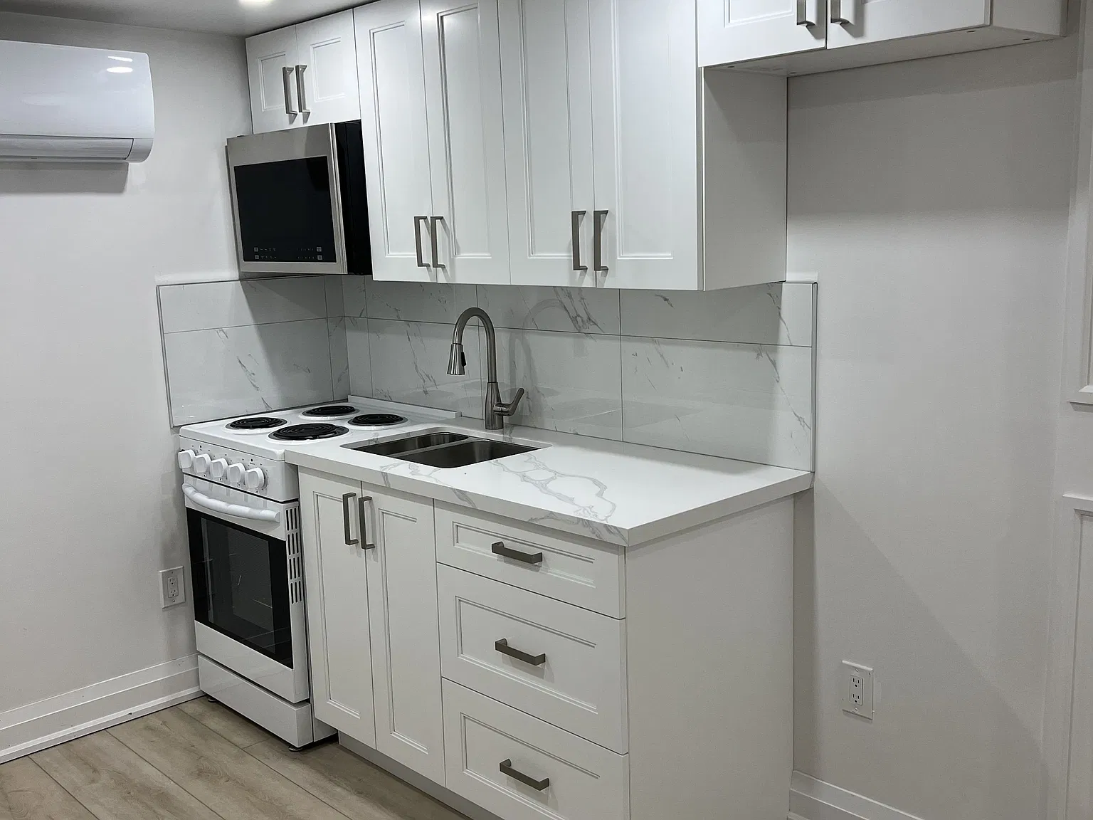 2 bed, $1,600 — Photo 1