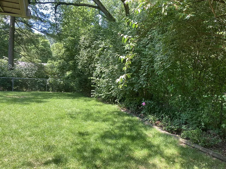 2720 Corlington Dr — Photo 6