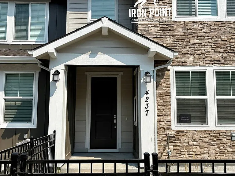 4237 W Flint Dr — Photo 1