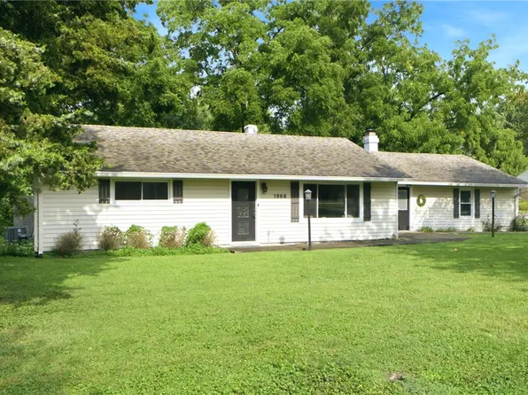 1969 Shady Ln, Beavercreek, OH 45432