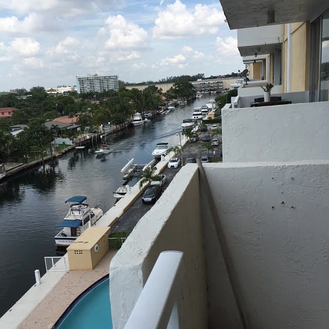 1st image of 2020 NE 135th St APT 609