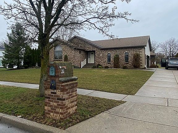 4th image of 21 Greenbriar Dr