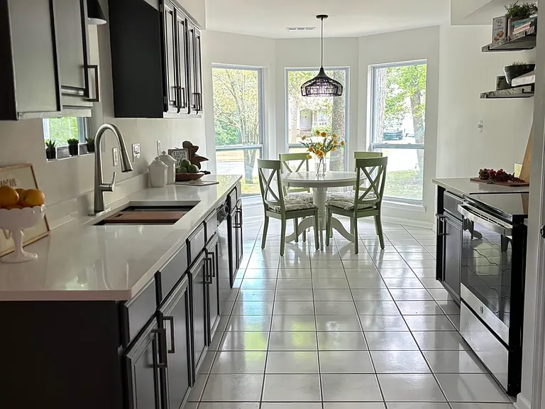 4316 Bathurst Dr — Photo 6