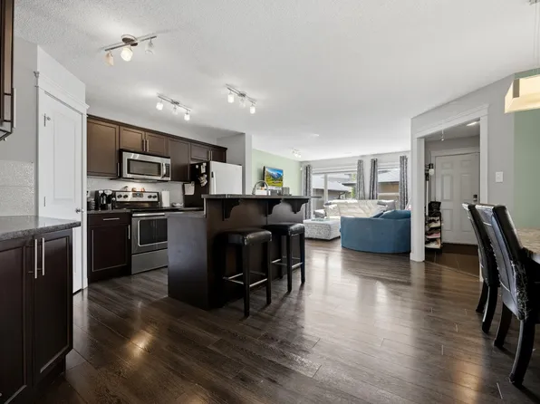2020 Glenridding Gate SW, Edmonton, AB T6W 2H3