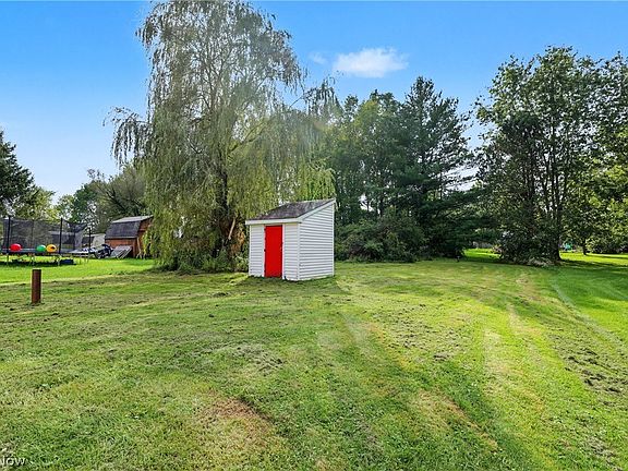 5th image of 16236 Georgette Dr
