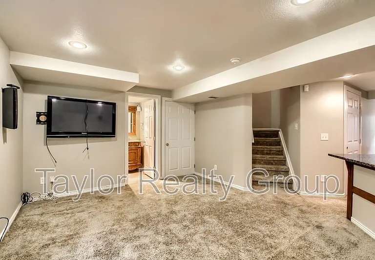 13460 Vine St — Photo 24
