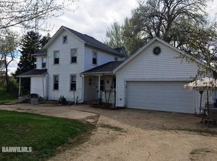 2715 W Saint James Rd, Orangeville, IL 61060