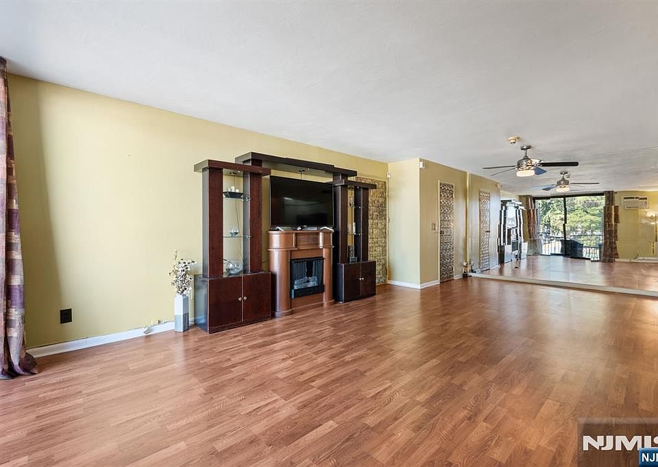 1st image of 462 Liberty Street #206