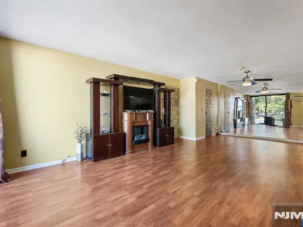 462 Liberty Street #206, Little Ferry, NJ 07643