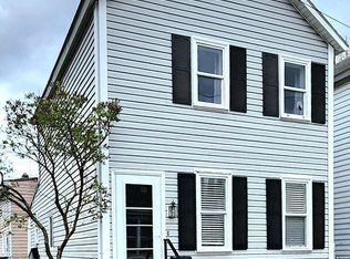 20 Andrewsville Ct, Watervliet, NY 12189
