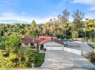 1123 Muirfield Rd, Riverside, CA 92506