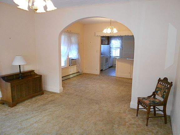3rd image of 312 Easton Ave