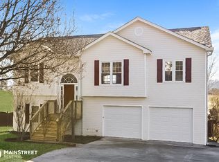 34 Moriah Way NE, Rydal, GA 30171