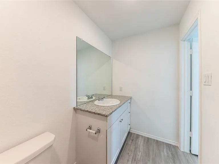2867 Rosefinch — Photo 21