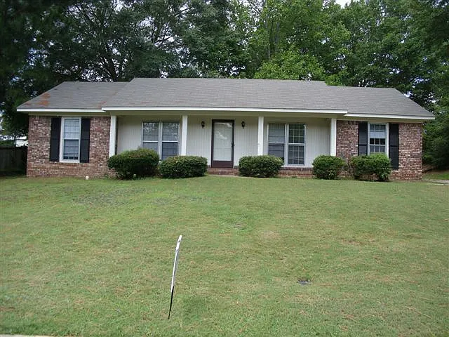 6411 Fox Chapel Dr photo 1