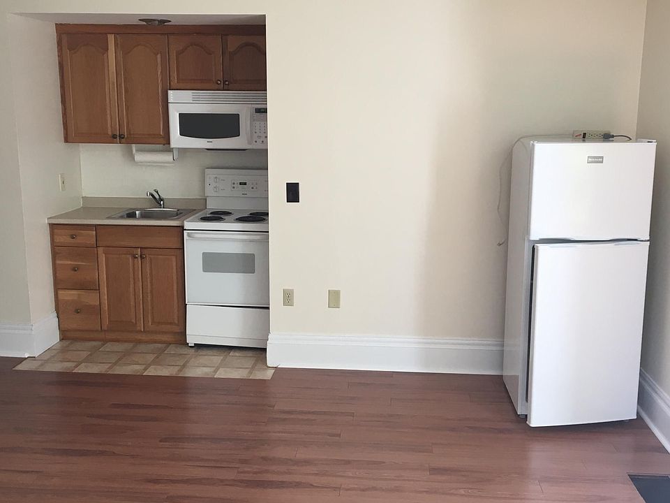 2nd image of 25 Bartlett Ave