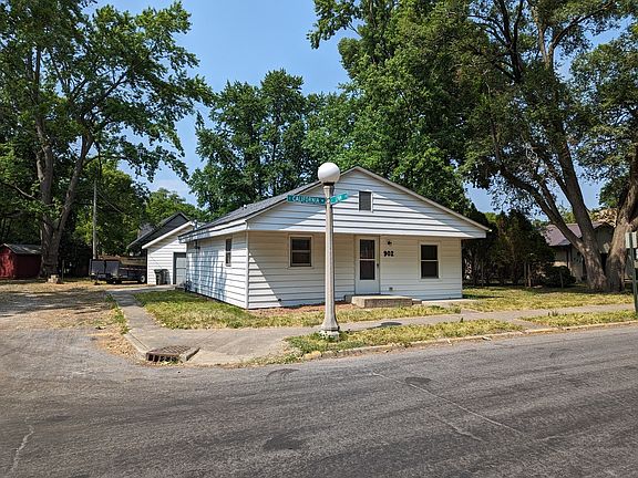 5th image of 902 E California Ave