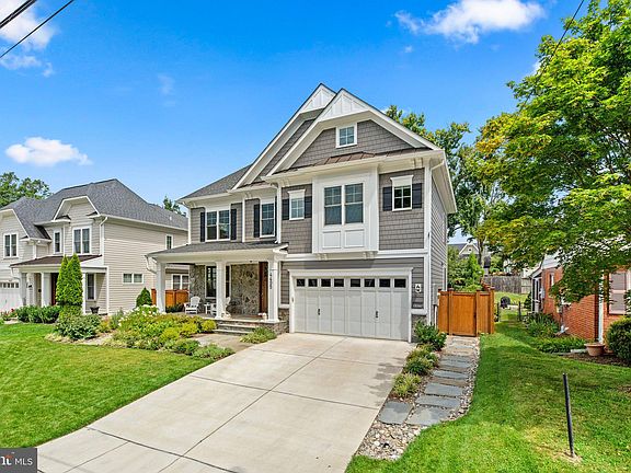3rd image of 4405 Colchester Dr