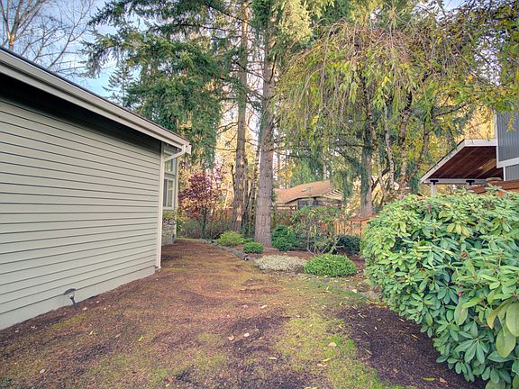 3rd image of 1410 229th Ave NE