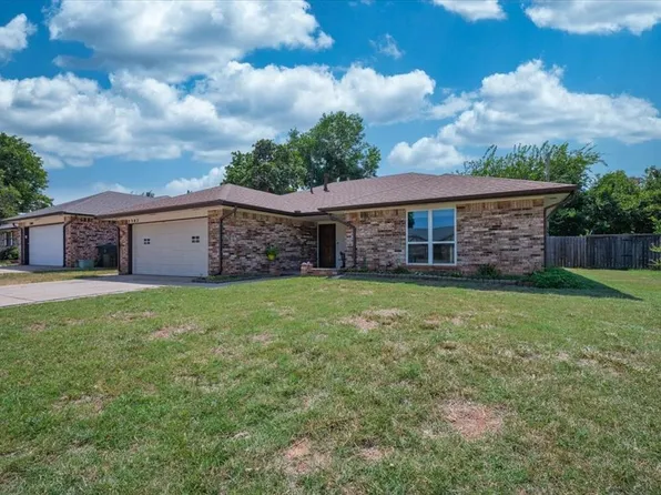 2305 Celina Dr, Midwest City, OK 73130