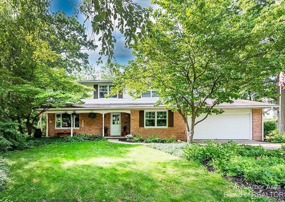 1st image of 738 University Ct