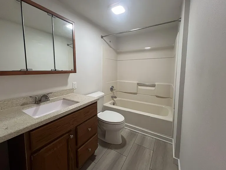 1517 Grant St — Photo 9