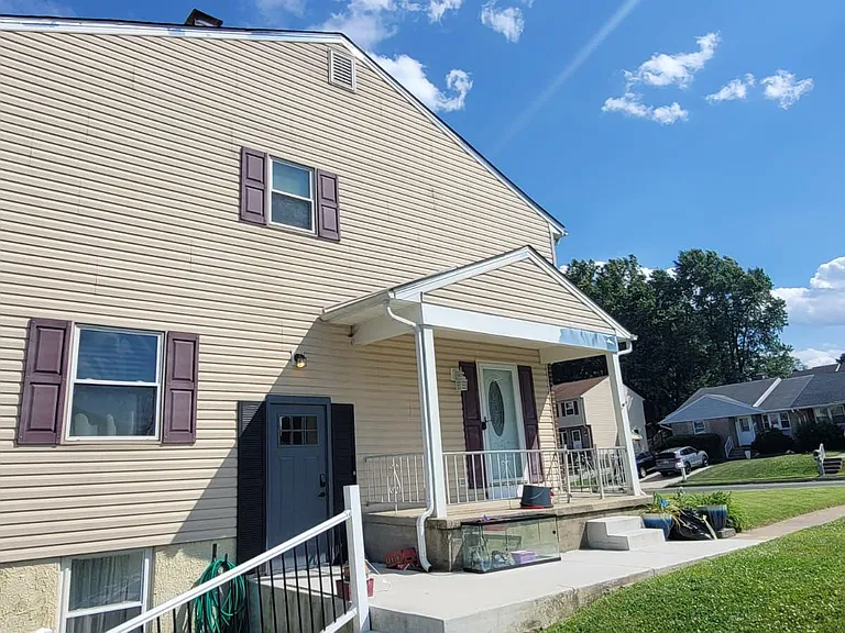 4236 Slater Ave — Photo 2