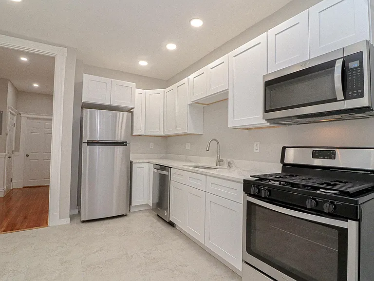 129 Harrishof St #3 — Photo 2