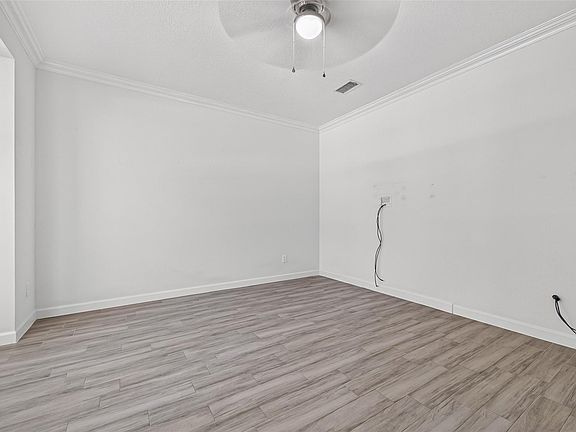 3rd image of 11 Ginger Bay Pl