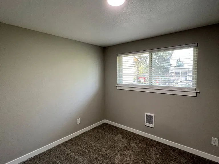 4116 Market St NE — Photo 19