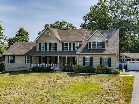 2nd image of 6 Hilltop Dr
