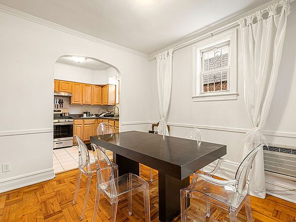 5th image of 2346 E 18th St