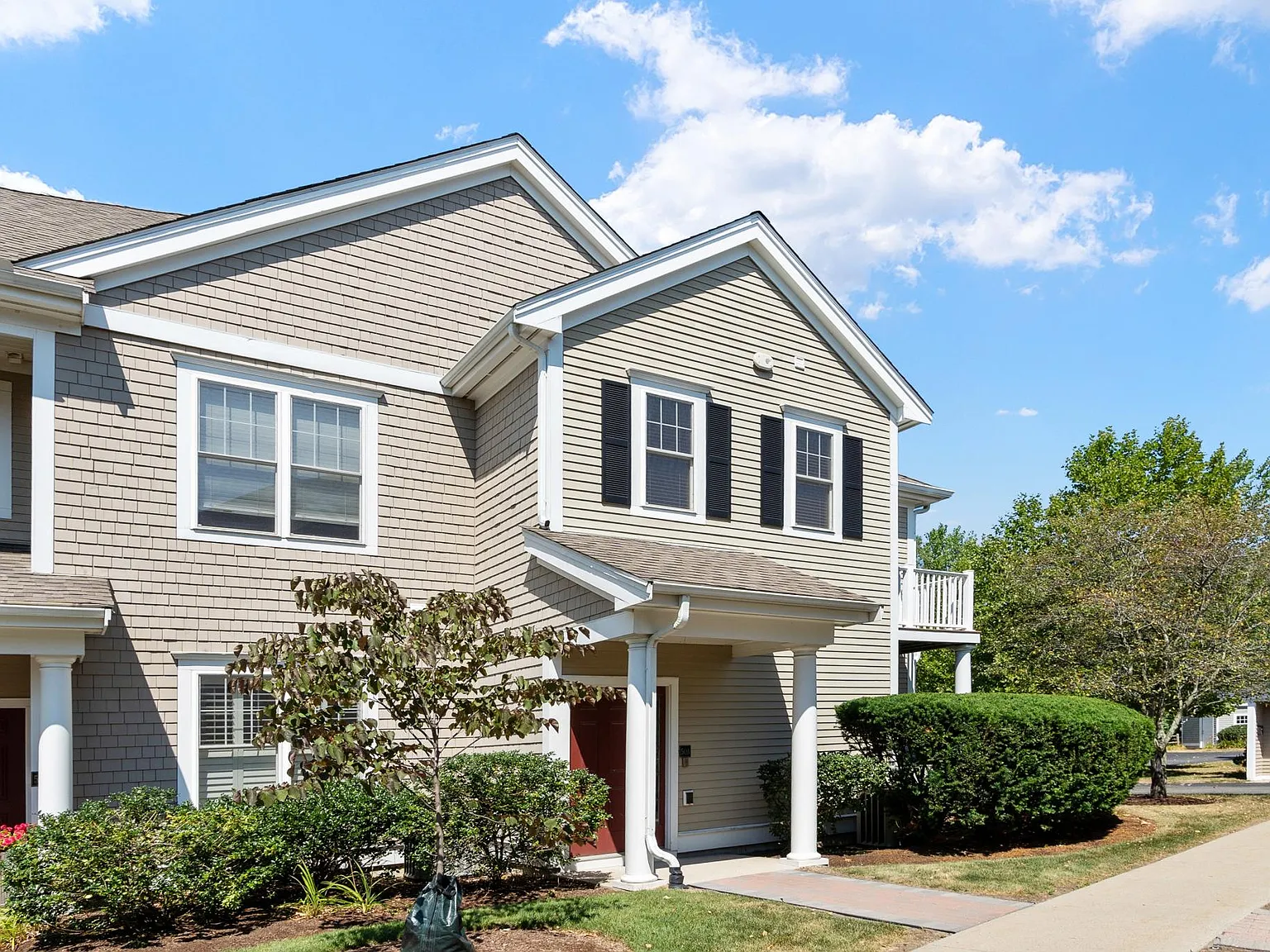 50 Seven Springs Ln — Photo 2