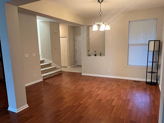 3rd image of 1861 Crenshaw Cir